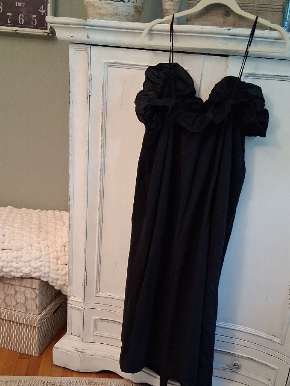H&M Black Maxi Dress with Ruffle Spaghetti Straps - Picture 4 of 4